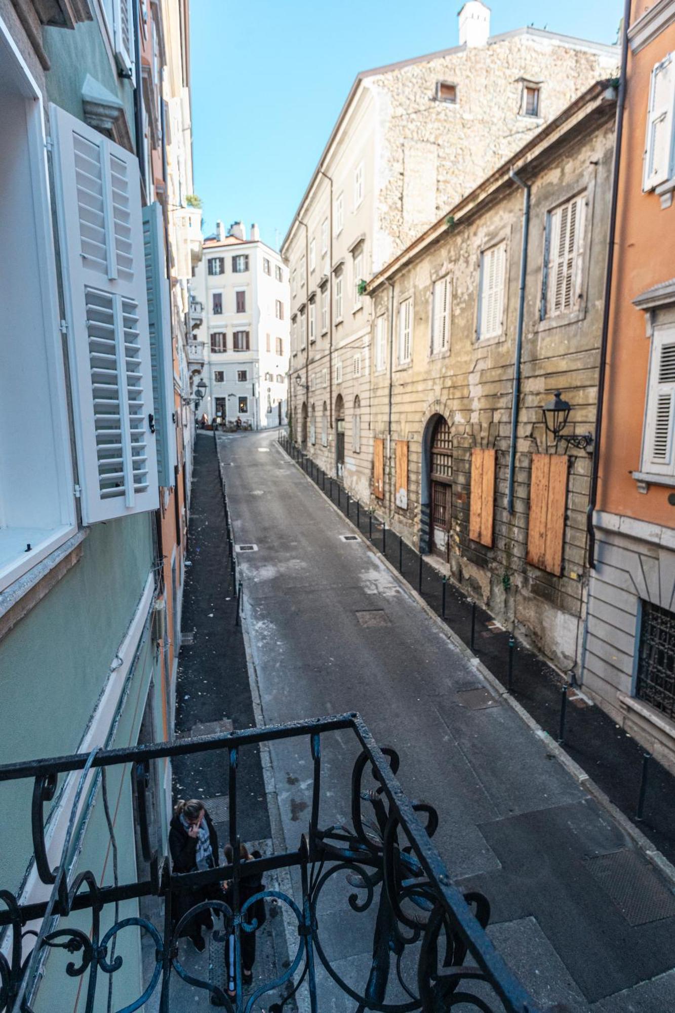 Le Finestre Boutique Apartments Trieste Extérieur photo