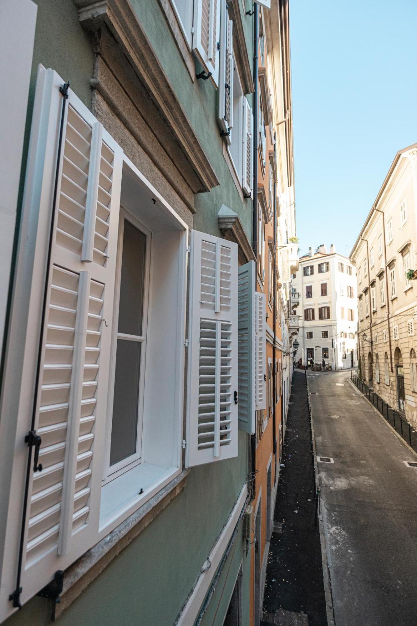 Le Finestre Boutique Apartments Trieste Extérieur photo